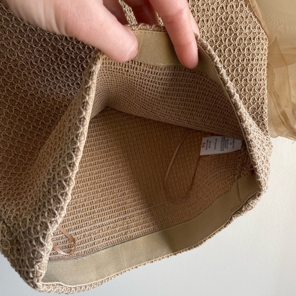 ASTR The Label Organza Puff Sleeve Smocked Crop Top - Beige/Tan - Extra Small XS - Picture 13 of 14